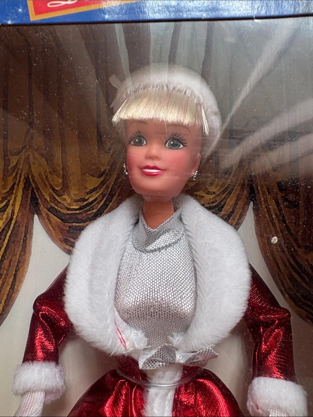 RADIO CITY CHRISTMAS ROCKETTES BARBIE STYLE DOLL #936008 RED SANTA OUTFIT